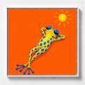 Ilustración de una rana amarilla con manchas azules recostada tomando el sol sobre fondo naranja, obra Luz de la colección Ranas Azules